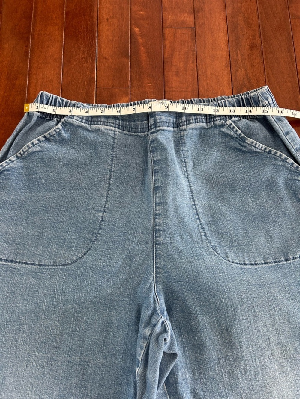 Croft & Barrow Women's Light Blue Denim Jeans — Relaxed Elastic Waist Size 1X - Picture 4 of 7